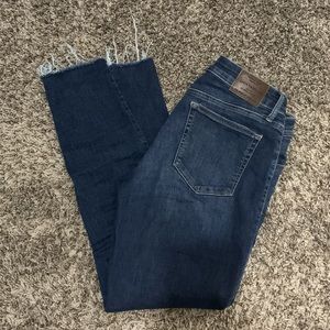 🍀 lucky brand frayed skinny jeans